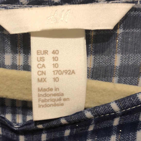 H&M shirt. Size 10. - Picture 4 of 4